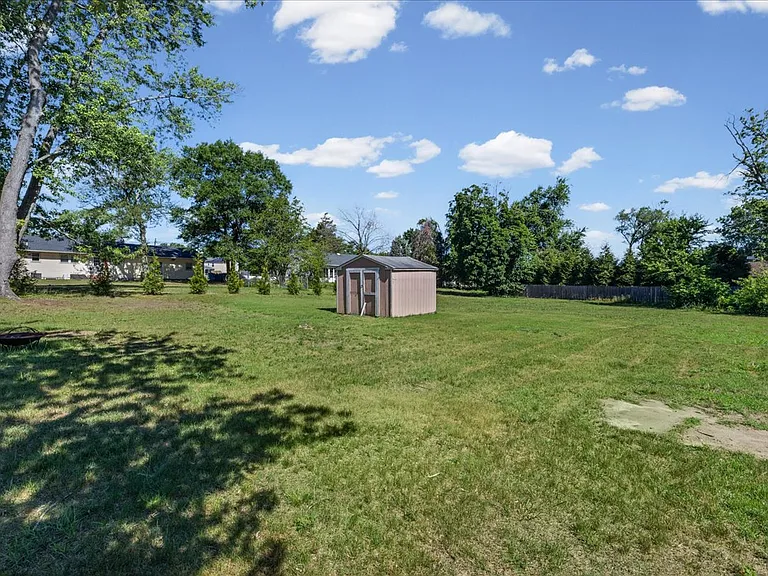 1 Spruce Ln — Photo 5