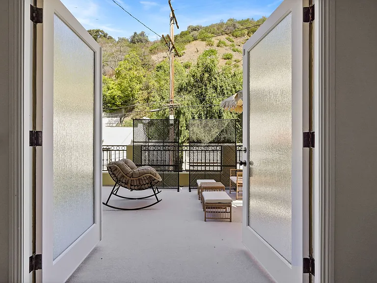 9842 Portola Dr — Photo 17
