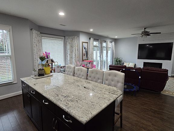 3rd image of 5428 Hickory Place Way
