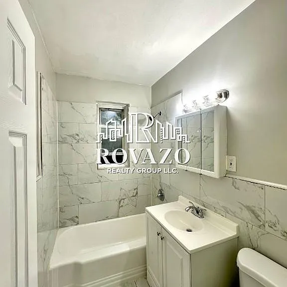 128-129 Chancellor Ave #B05 — Photo 2