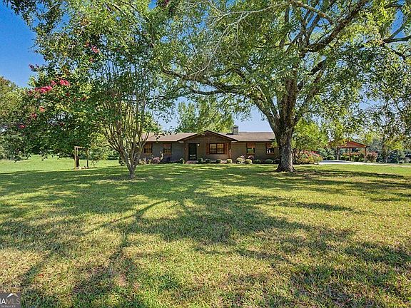3rd image of 488 Mountain Home Rd