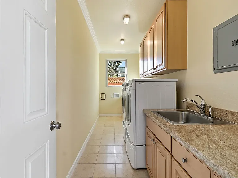 1352 S Stelling Rd — Photo 6