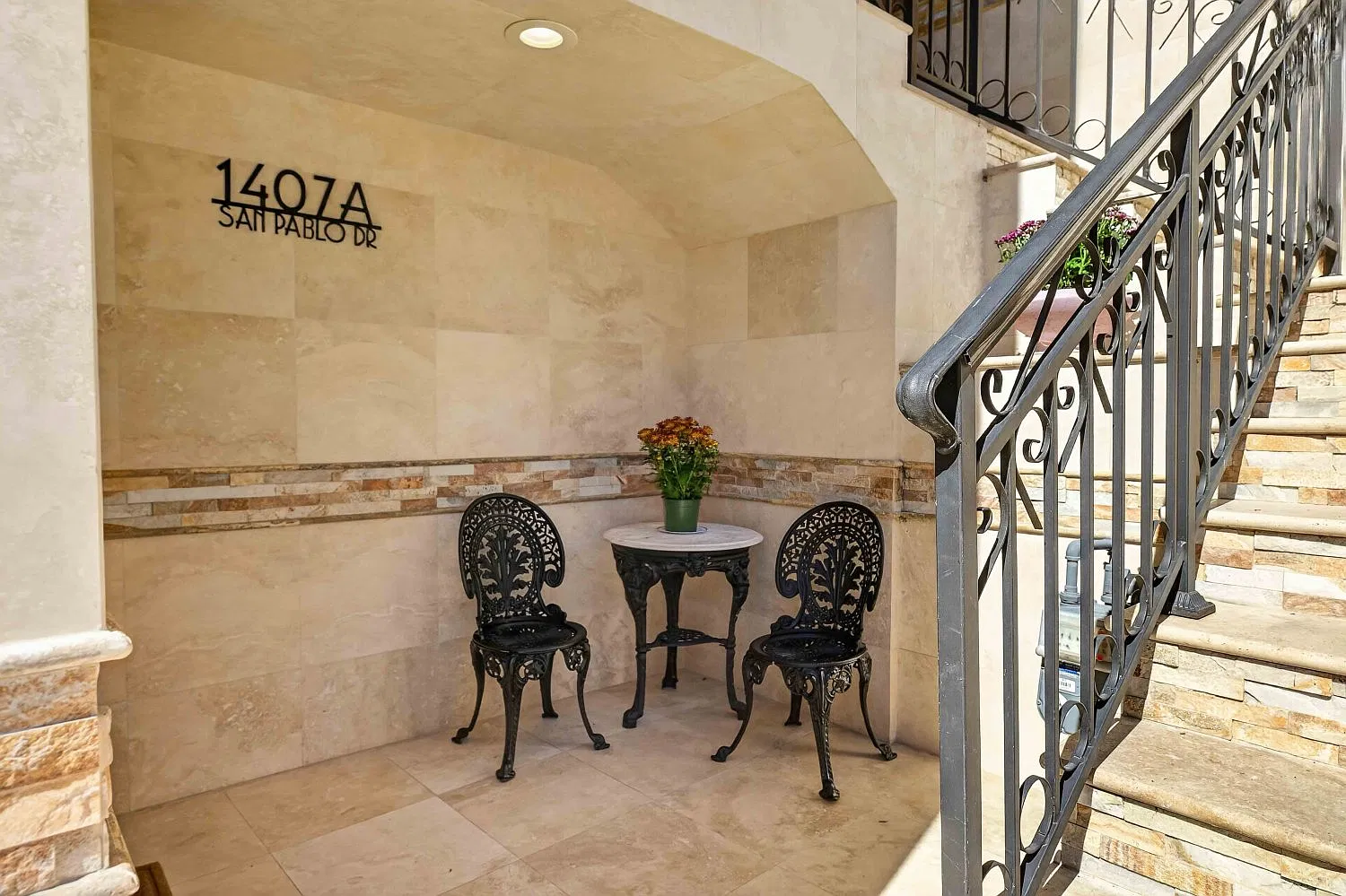 2 bed, 800 sqft, $3,500 — Photo 3