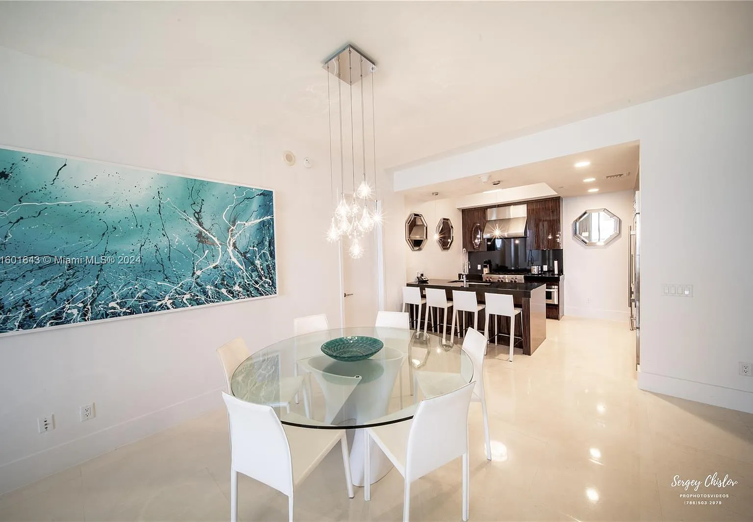 2 bed, 2.5 bath, 1685 sqft, $21,000 — Photo 3