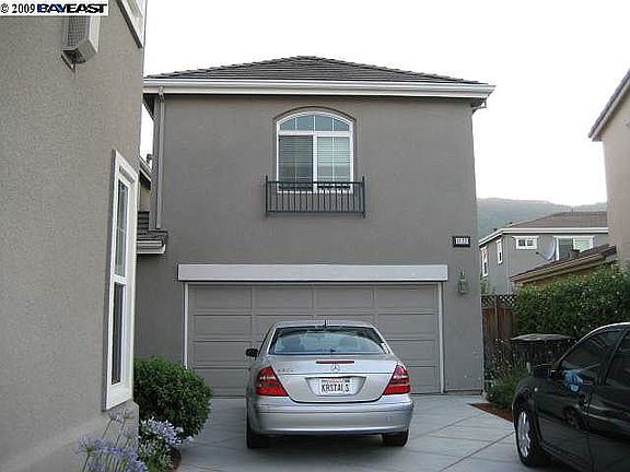 driveway, garage, appartment