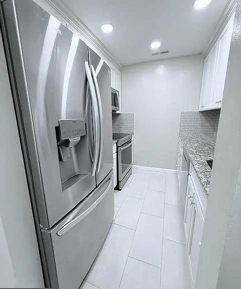 511 Ravens Crest Dr — Photo 3
