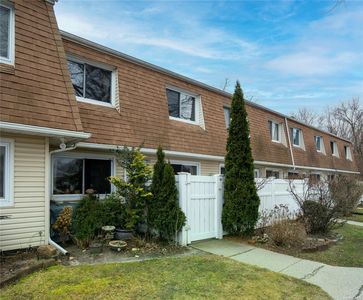 68 Storm Drive #68, Holtsville, NY, 11742