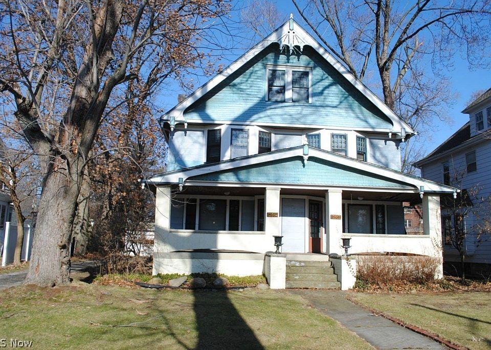 1st image of 12562-64 W Clifton Blvd