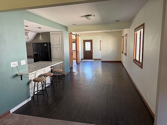 5th image of 1042 Tyler Ave