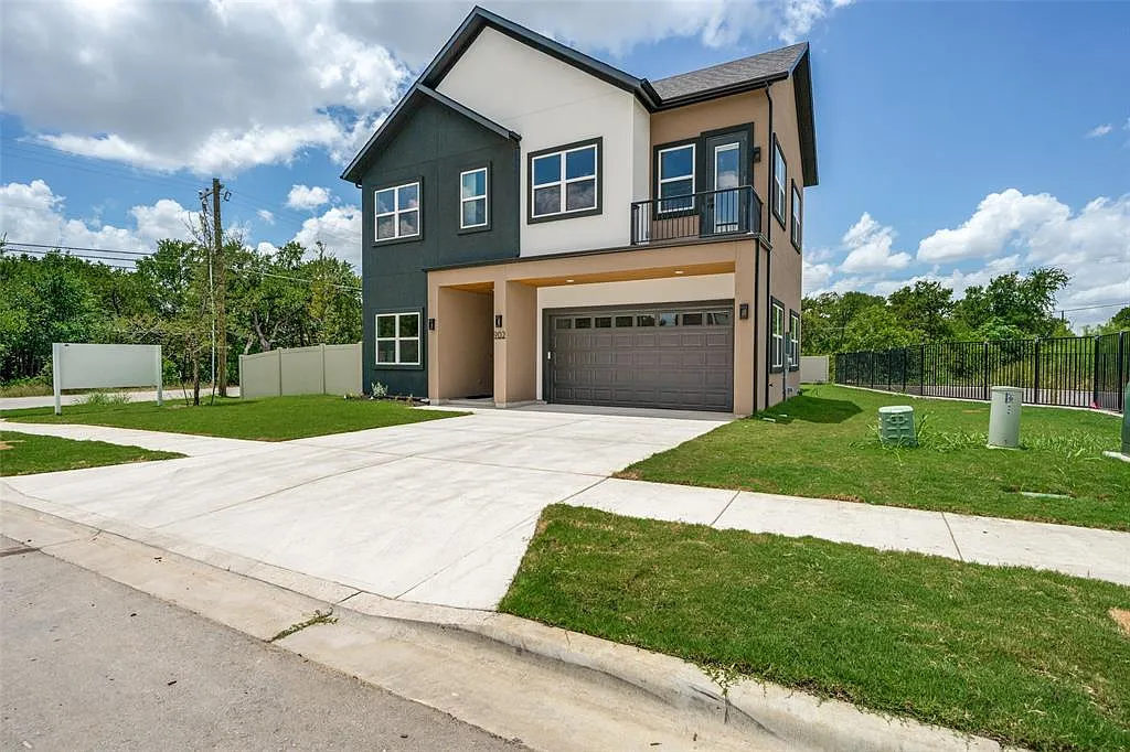4 bed, 3.5 bath, 3116 sqft, $4,800 — Photo 1