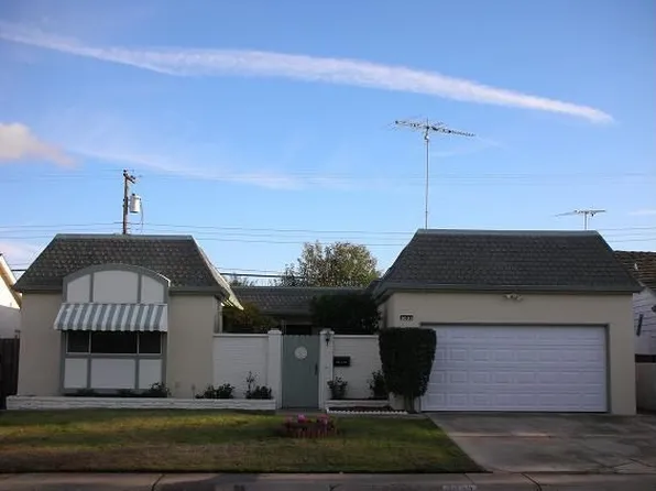 3033 Notre Dame Dr, Sacramento, CA 95826