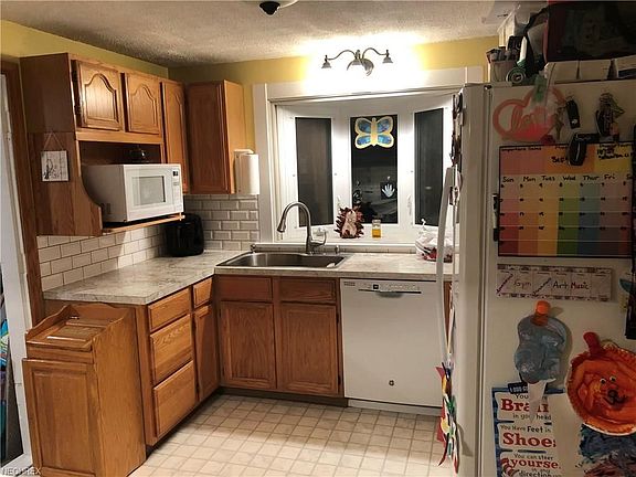 2nd image of 3007 Wayne St