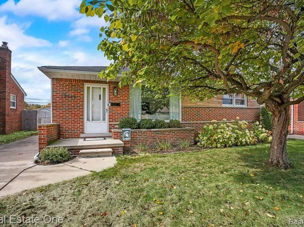 28449 Palmer Blvd, Madison Heights, MI 48071