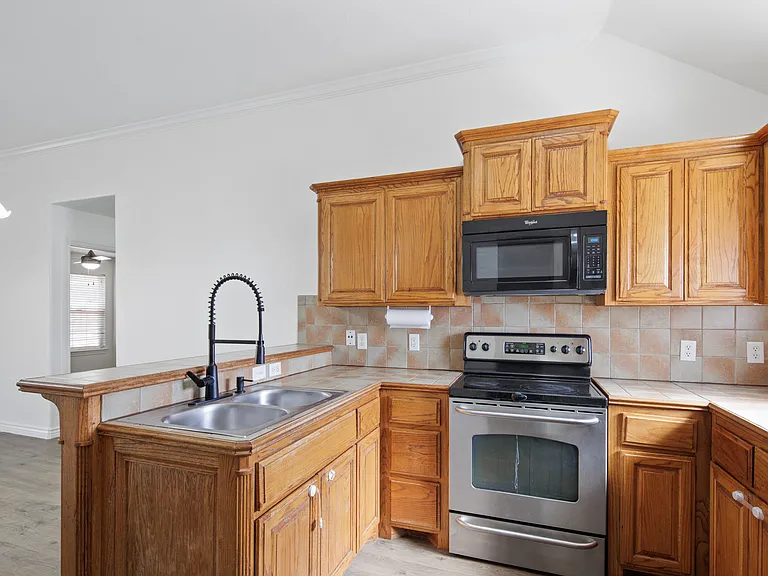 4900 Sunny Ct — Photo 3