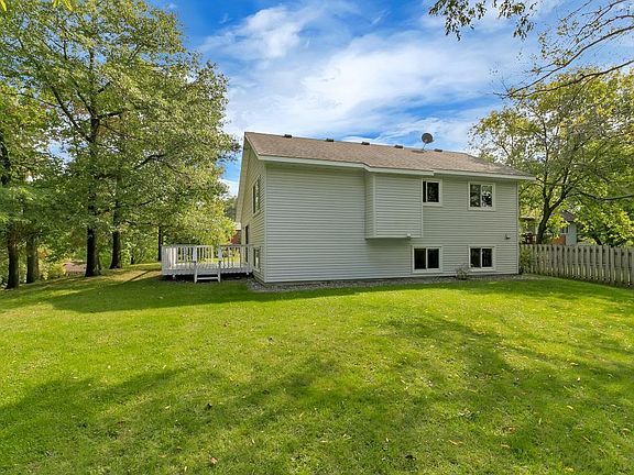 3rd image of 3 Michaels Ct