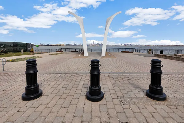 Rented by Compass | media 9