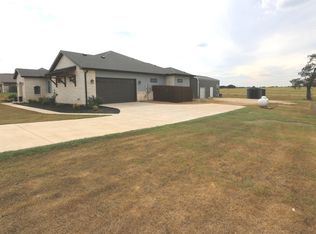 120 Western Way, Adkins, TX 78101