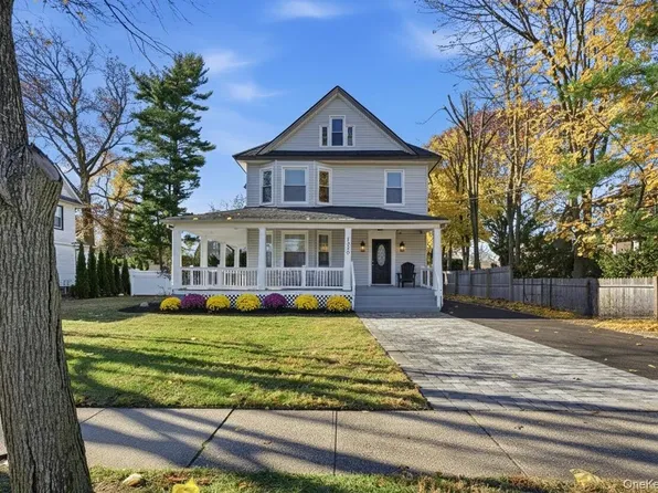 161 Wallace Street, Freeport, NY 11520