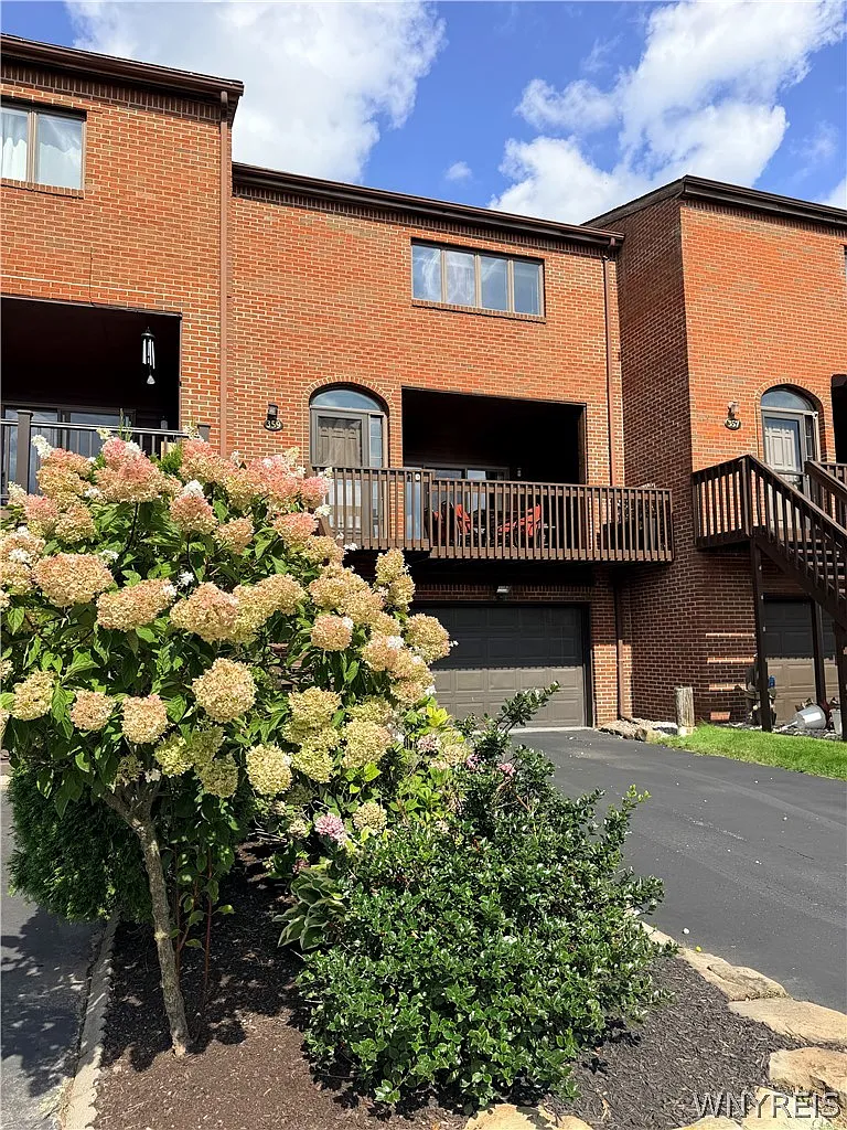 2 bed, 2.5 bath, 1632 sqft, $3,500 — Photo 1