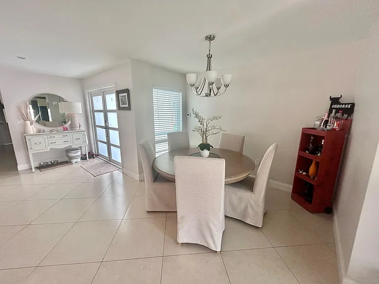 7851 NW 5th Pl — Photo 11