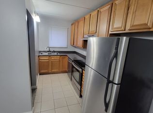 675 N Swift Rd #101, Addison, IL 60101