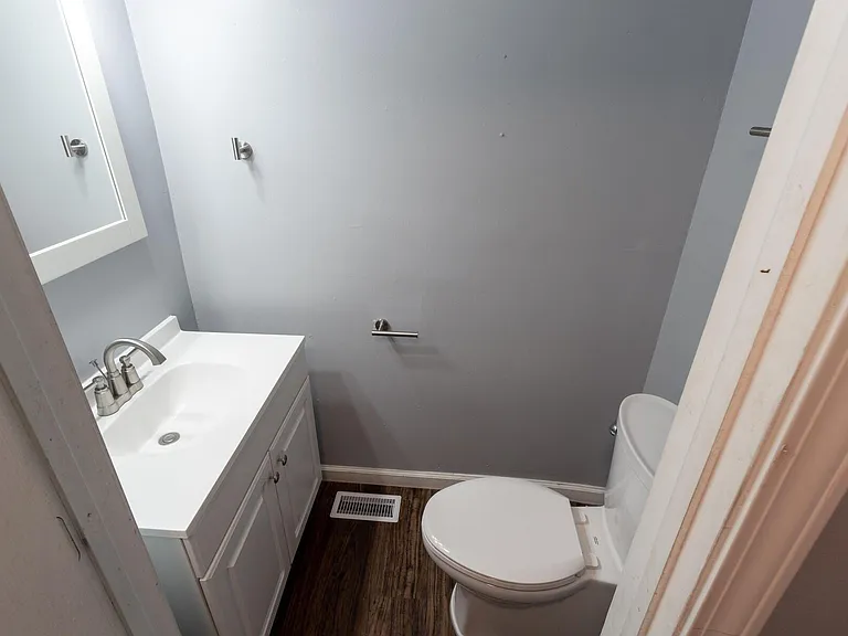 1133 N Keystone Ave — Photo 9