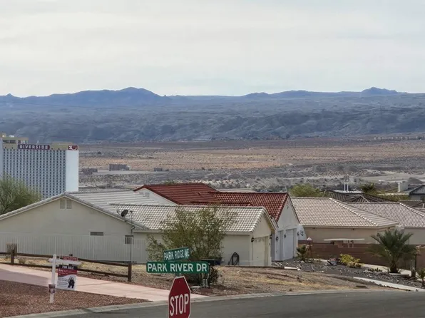 360 Park River Dr, Bullhead City, AZ 86429