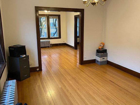 3rd image of 4253 N Francisco Ave APT 1F