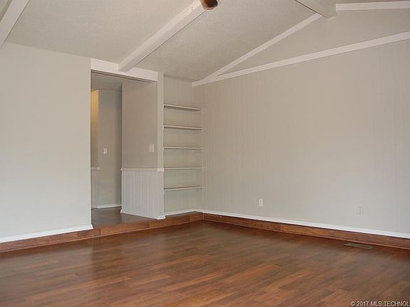 4th image of 516 W Twin Oaks St