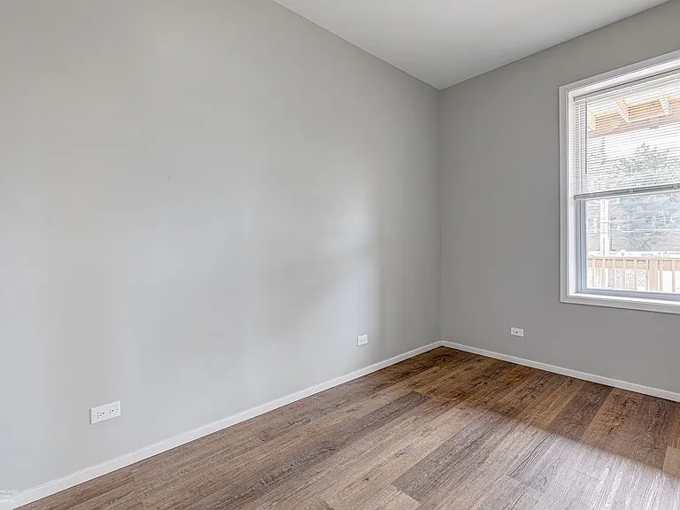 2501 N Southport Ave #3S — Photo 6