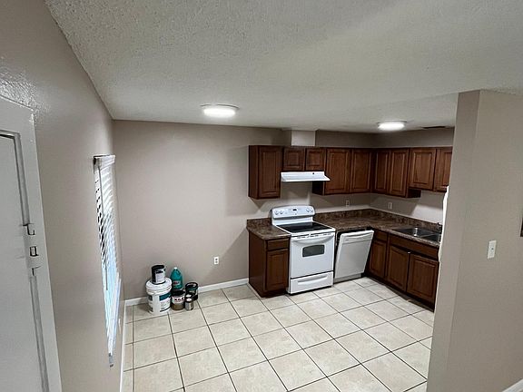5th image of 33 Wellwood Ln #B