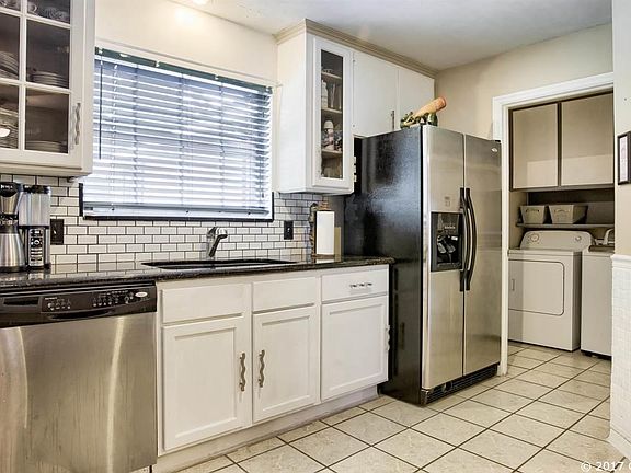 4th image of 5720 NW 38th Pl