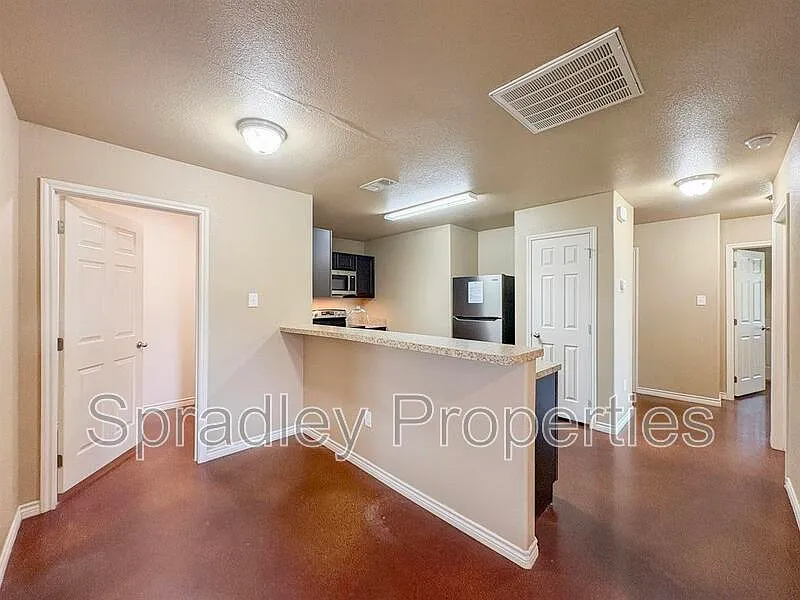 Southwest Hills — Photo 4