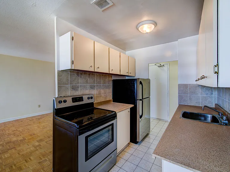 21 Park Blvd — Photo 19