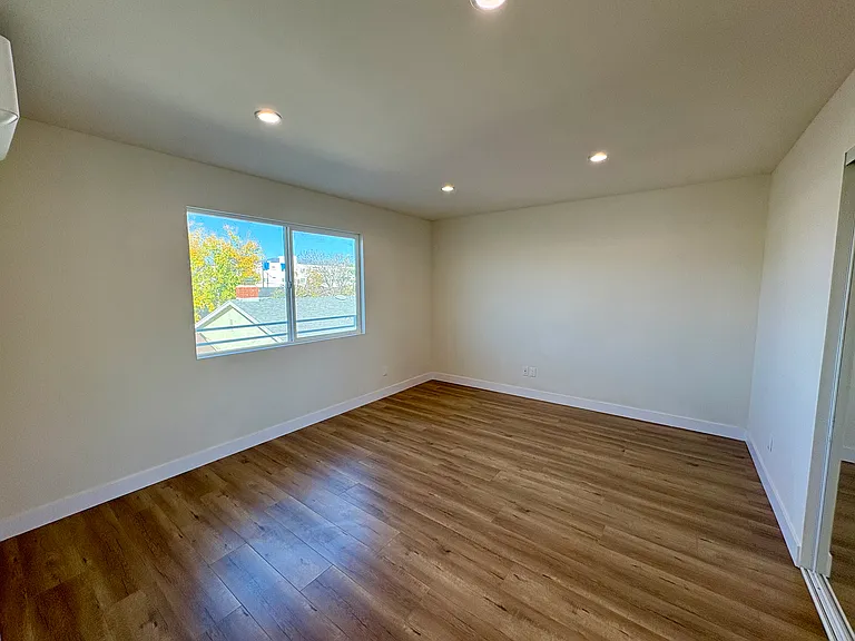 16712 Tuba St — Photo 11