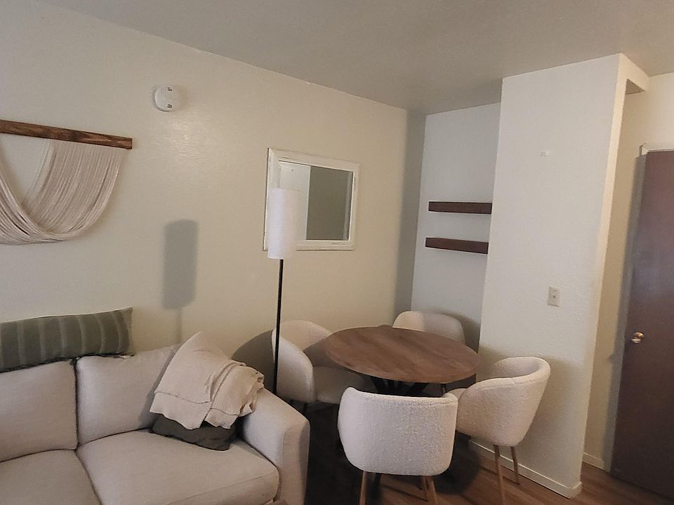 2nd image of 1525 22nd St APT 14