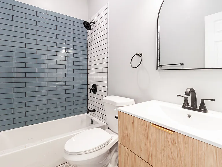 1742 N California Ave #2R — Photo 7