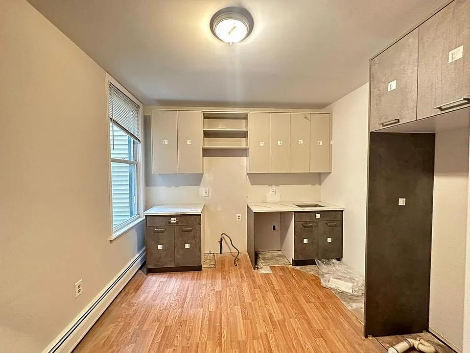 2nd image of 114 W 7th St #1A