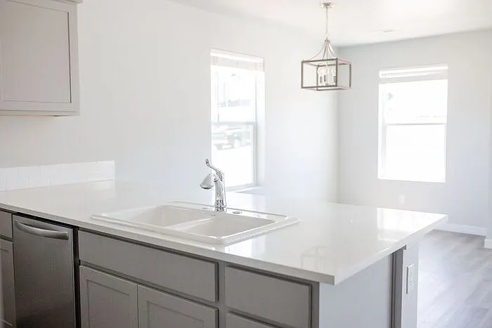 1080 E Martello Ln — Photo 3