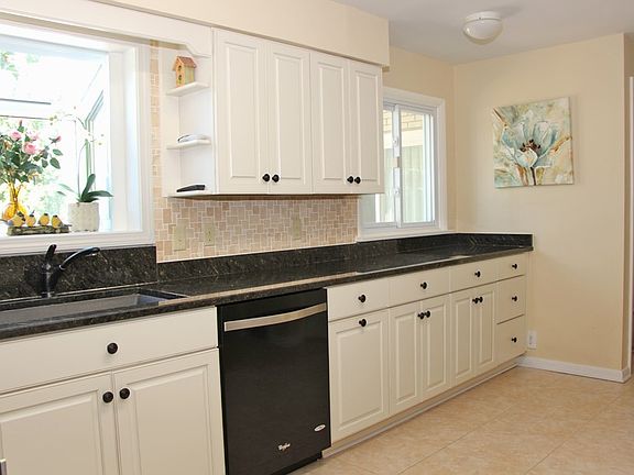 4th image of 5620 Gardner Dr