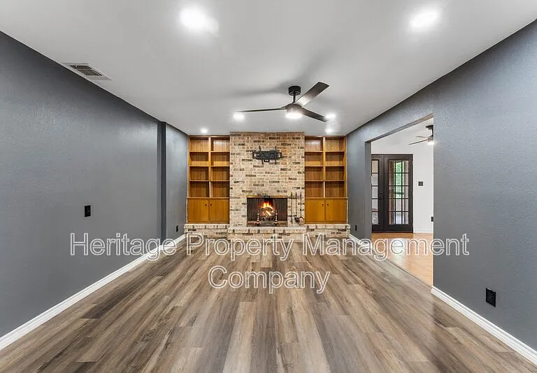3614 Versailles Dr — Photo 10
