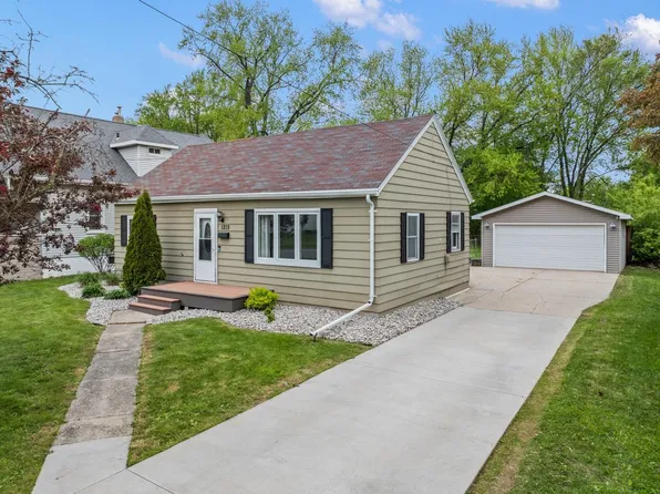 1215 Hastings St, Green Bay, WI 54301