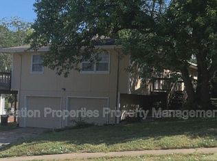 3212 W 9th St, Lawrence, KS 66049