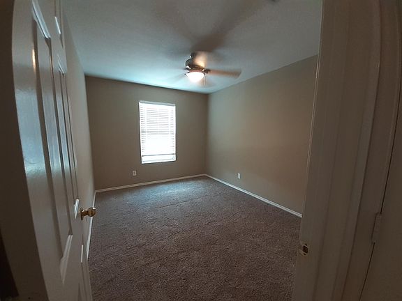 5th image of 3919 Privet Pl