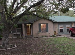 804 Charleston Blvd, Smithville, TX 78957