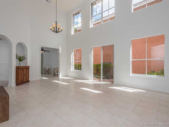 4th image of 11245 NW 46th Ln