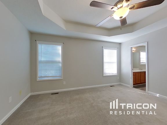 5th image of 65 Thorn Thicket Ct