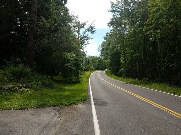 4th image of 733 Milton Tpke