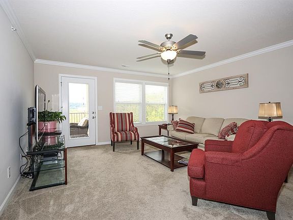 3rd image of 462 Heritage Sq Unit 13202