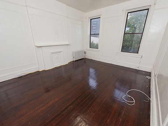 3rd image of 11-29 47th Ave #3